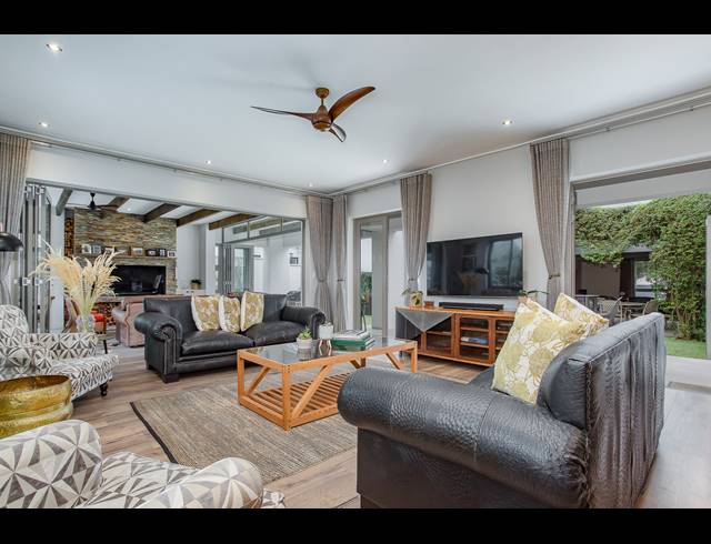 4 BEDROOM FREEHOLD FOR SALE IN LEMOENKLOOF